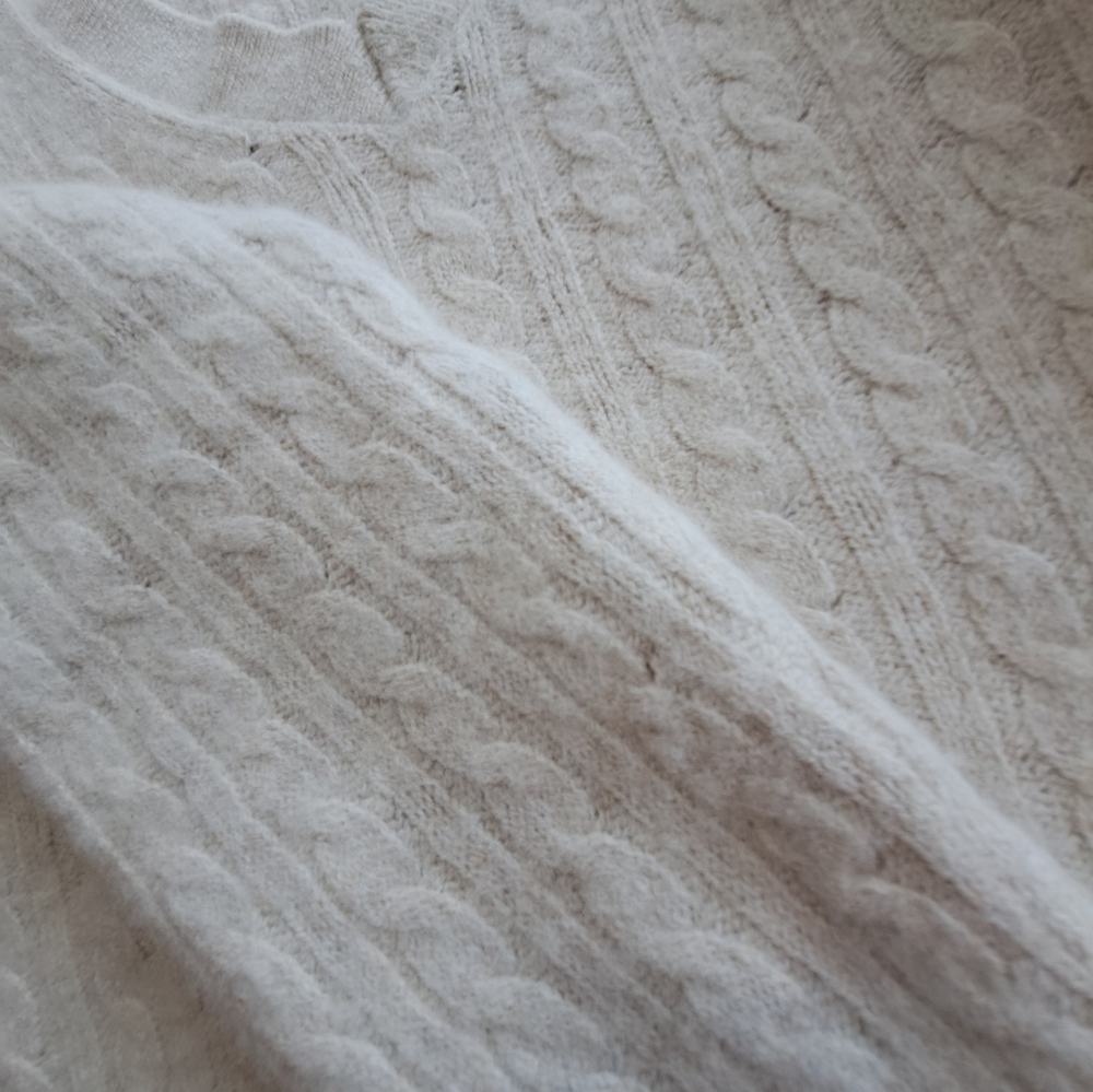 Tommy Cable Knit Cream Sweater Wool Blend V Neck, Size S - Picture 3 of 7